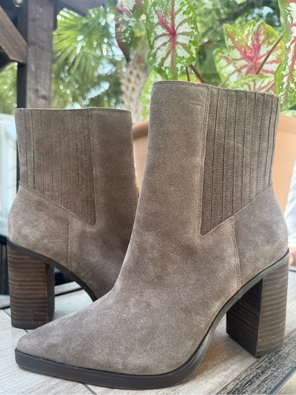 NWOT Jessica Simpson Taupe Suede Block Heel Ankle Boots